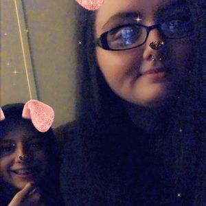 Meet your Posher, Caitlin